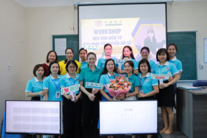 Cô và trò khoa Tài chính kế toán tham gia Workshop cùng